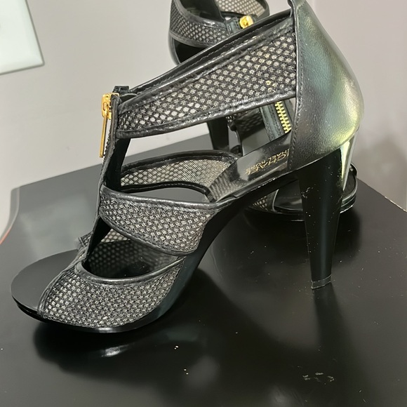 Michael Kors Berkeley T Strap Heels! - Picture 3 of 8